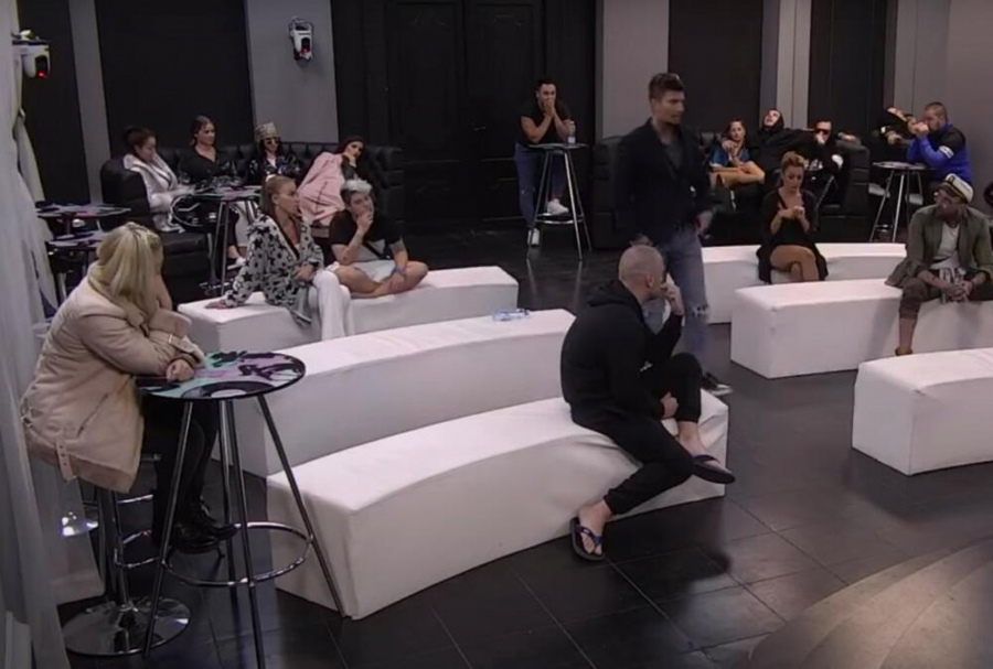 OTAC MI SE BORI SA RAKOM, A MAJCI SU ODSEKLI NOGU! Potresna životna ispovest zadrugara ledi krv u žilama, morao da pobegne iz zemlje!