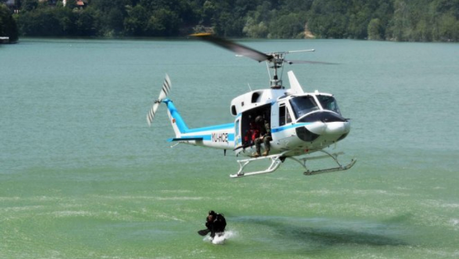 ŽANDARMERIJA PRETRAŽUJE BOVANSKO JEZERO Uključili su se u potragu za nestalom porodicom Đokić iz Aleksinca