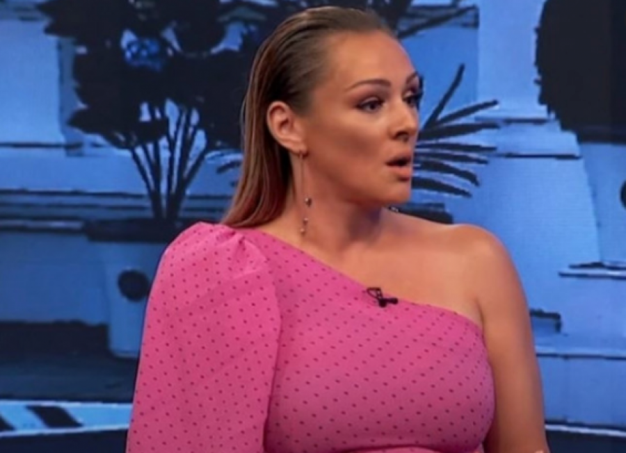 ANABELA PUSTILA GORKE SUZE! Pevačica se slomila, pa progovorila o gubitku člana porodice, Luni i Đoletu