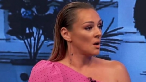 PSIHOLOZI BI JOJ ODMAH DALI DIJAGNOZU! Đole Đogani izvređao Anabelu na najgori mogući način: Svi smo znali kakva je ona i kad je imala 20 godina!