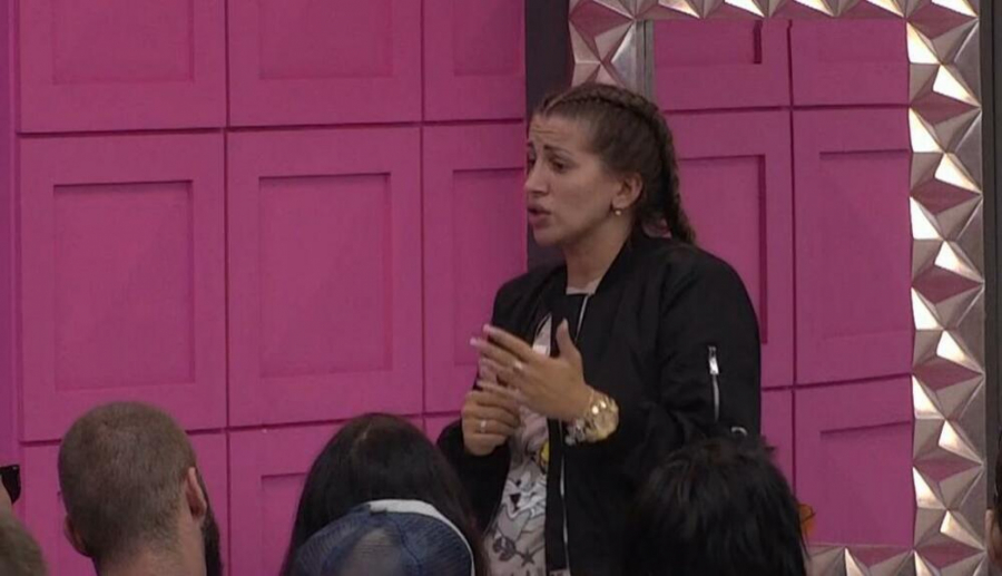 IMAM NAJVEĆI HONORAR, A VI STE NEBITNI Stanija žestoko ponizila Dalilu, izgovorila joj ono što misle milioni širom Srbije!