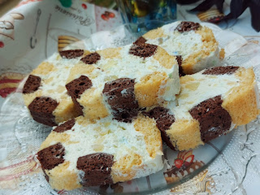 ZASLADITE SE KRALJEVSKI: Rolat sa ananasom i belom čokoladom, fantazija ukusa (VIDEO)