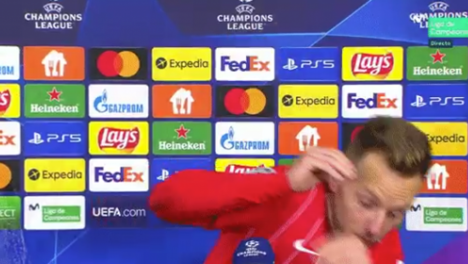 HRVAT SE OVOME NIJE NADAO! Navijač ga gađao flašom piva! (VIDEO)