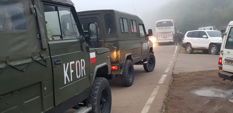 KRAJ DRAME ROSU napustio prostor oko Jarinja, građani uzvikuju Srbija, Srbija! (VIDEO)