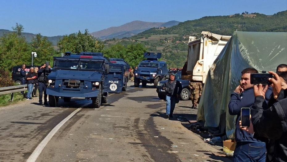 KRAJ DRAME ROSU napustio prostor oko Jarinja, građani uzvikuju Srbija, Srbija! (VIDEO)