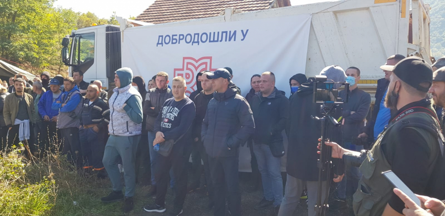 KRAJ DRAME ROSU napustio prostor oko Jarinja, građani uzvikuju Srbija, Srbija! (VIDEO)