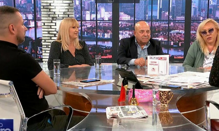 NAMERNO MI JE NAPRAVIO DETE! Kebina ljubavnica oplela po pevaču: Bio je više kod mene nego kod žene!