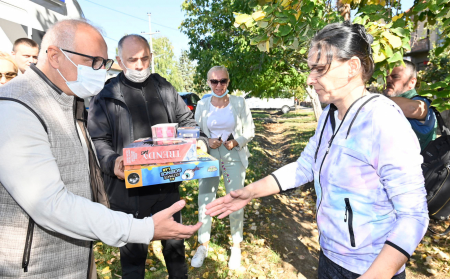 GORAN VESIĆ PORUČIO SUGRAĐANIMA Pomoći ćemo svima kojima je pomoć potrebna!
