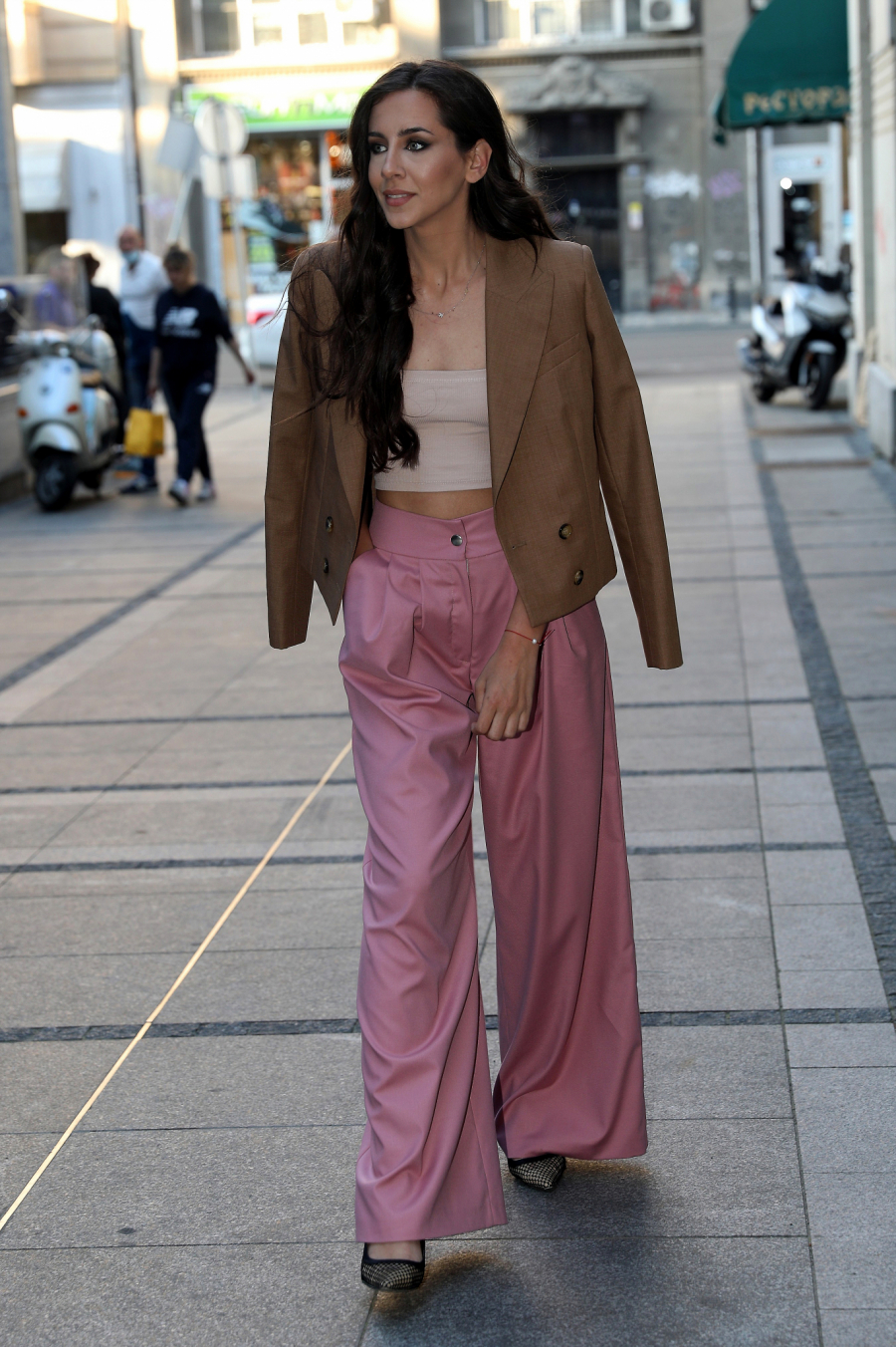 GLUMICA SE RAZGOLITILA! Osvanula golišava slika Ivane Dudić (FOTO)