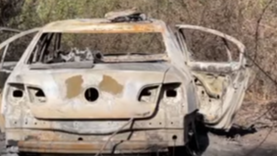 JEZIVE SCENE U BLIZINI ALEKSINCA Ovako izgleda spaljeni automobil porodice Đokić! (VIDEO)