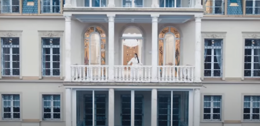 PEVAČICA KRIJE DA IMA DVORAC Nije Dragana Mirković jedina koja ima velelepno zdanje, ovako izgleda zamak njene koleginice! (VIDEO)