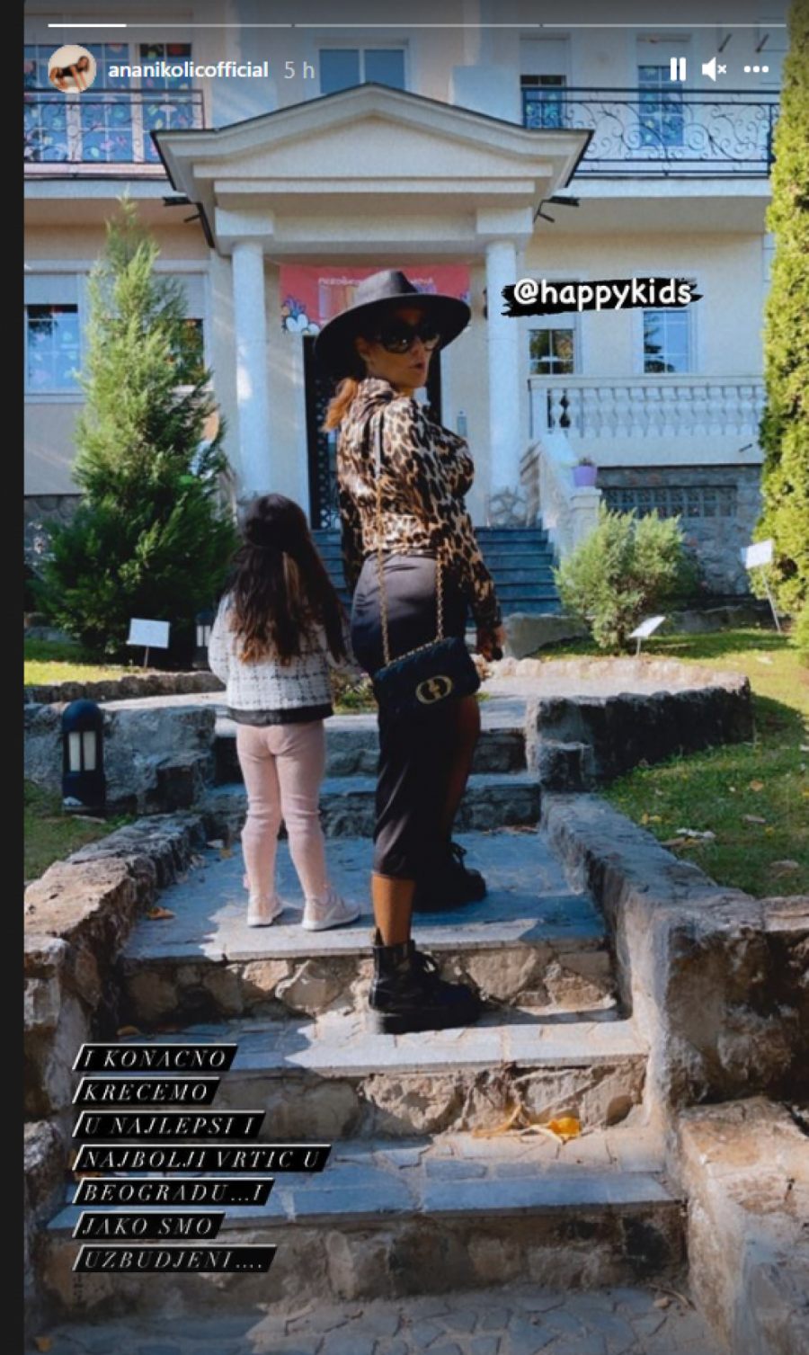 ANA NIKOLIĆ NAPRAVILA HAOS IZJAVOM  Pevačica upisala ćerku u vrtić, pa sve iznenadila komentarom