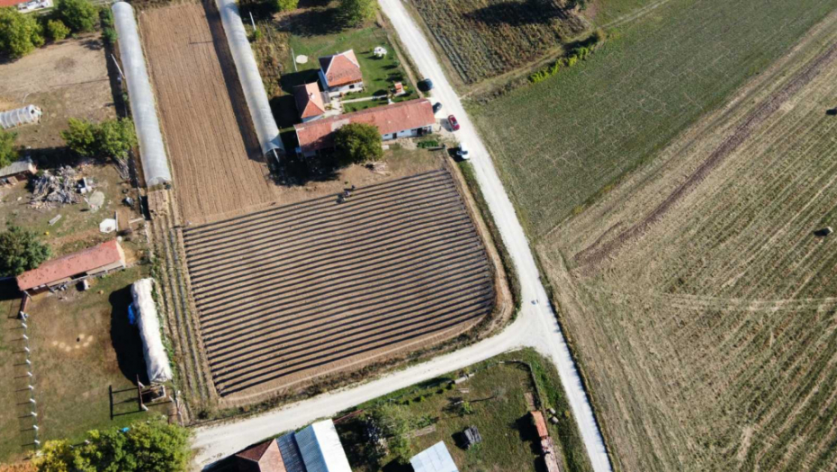 U SRBIJI OSIGURANO SVEGA 15 ODSTO POVRŠINA KOJE SE OBRAĐUJU: Osiguranje za poljoprivrednike misaona imenica