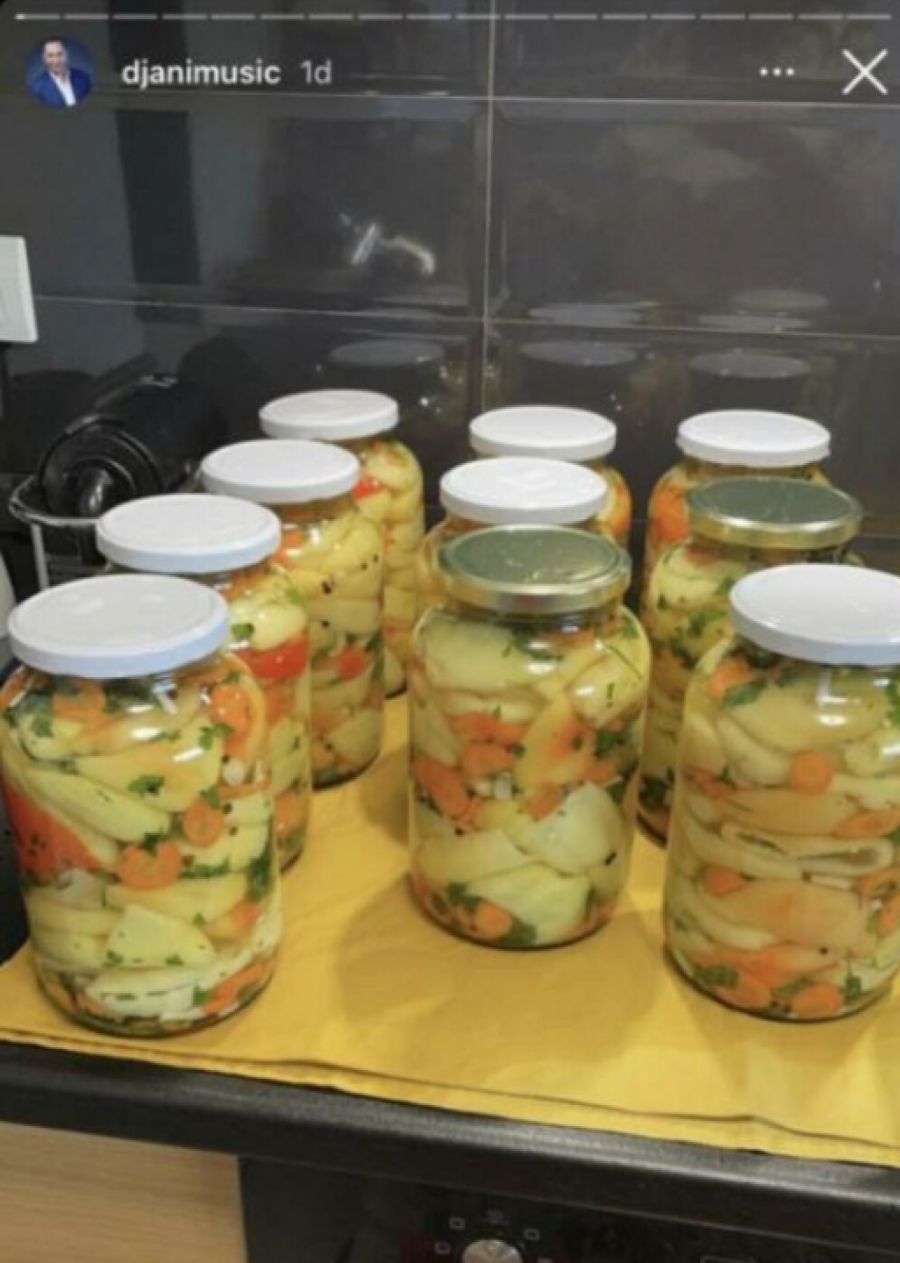 ĐANIJEVA SLAĐA PRAVI OVO TRADICIONALNO JELO Pevač podelio sa pratiocima fotografije iz doma i pokazao kako se priprema za zimu