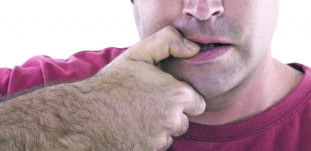 PRST IZ USTA! Grickanje noktiju nije samo grozna navika, već i odraz psihičkog stanja