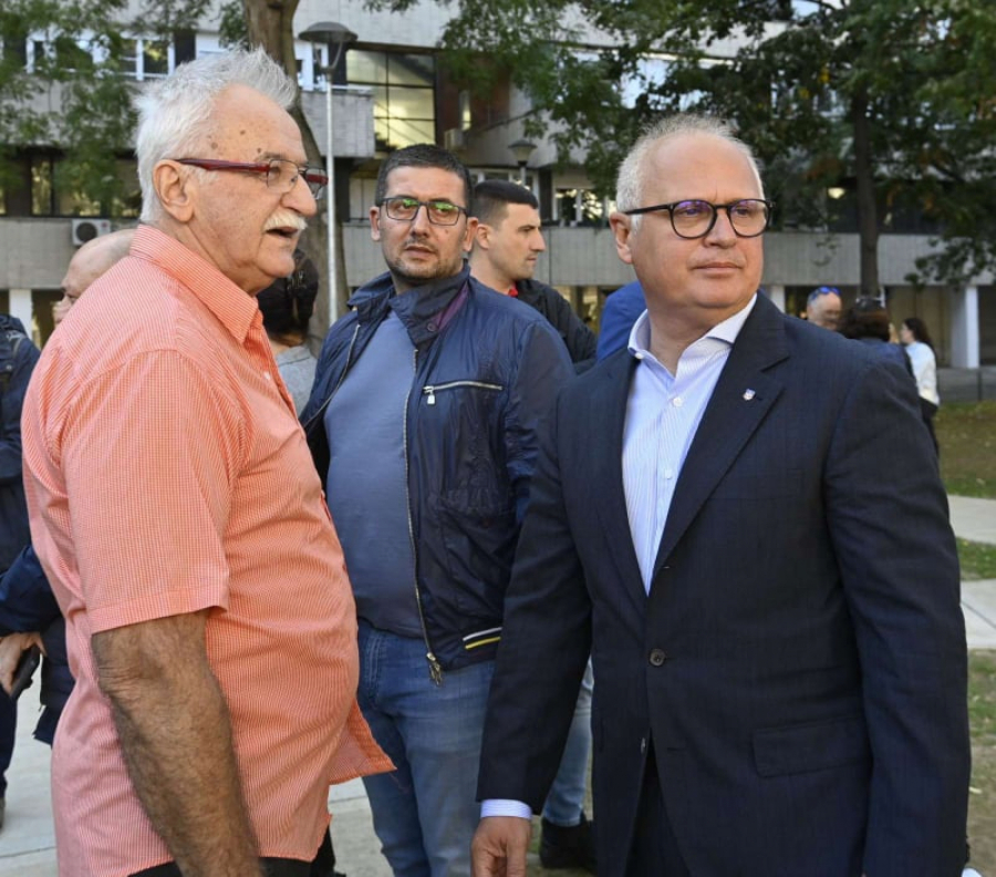 NIČU NOVI PARKOVI U BLOKOVIMA Vesić istakao: za uređenje prostora u Bloku 21 skoro 16 miliona dinara