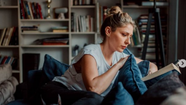 DOŠLO DO IZMENE U POSLEDNJEM TRENUTKU Otkriveno koja poznata voditeljka će se naći u timu Ane Đurić Konstrakte na Evroviziji