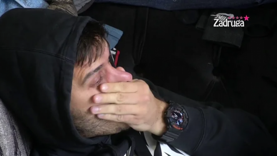 DONESITE PAPIRE ZA RAZVOD Dalila pukla, traži pomoć psihijatra, Dejan van sebe