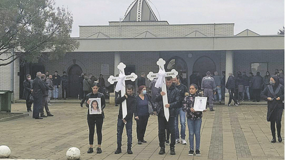 TEŠKA SUDBINA CELE PORODICE, SUZE SAME IDU Majka nastradalih devojčica iz Obrenovca pokušala da se ubije