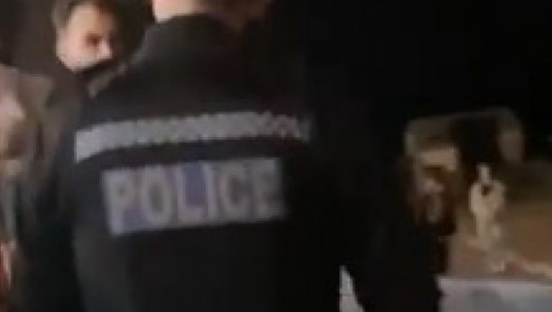 PUČE JOŠ JEDNA BRUKA! Fudbaler optužen za silovanje, izveli ga iz kluba sa lisicama! (VIDEO)