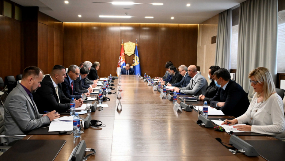 MINISTAR VULIN ODRŽAO HITAN SASTANAK U pitanju je teško ubistvo porodice Đokić!