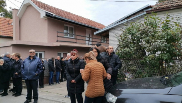 POLICIJA NADGLEDA SAHRANU ĐOKIĆA Lelek rođaka para nebo iznad kuće Goranove majke