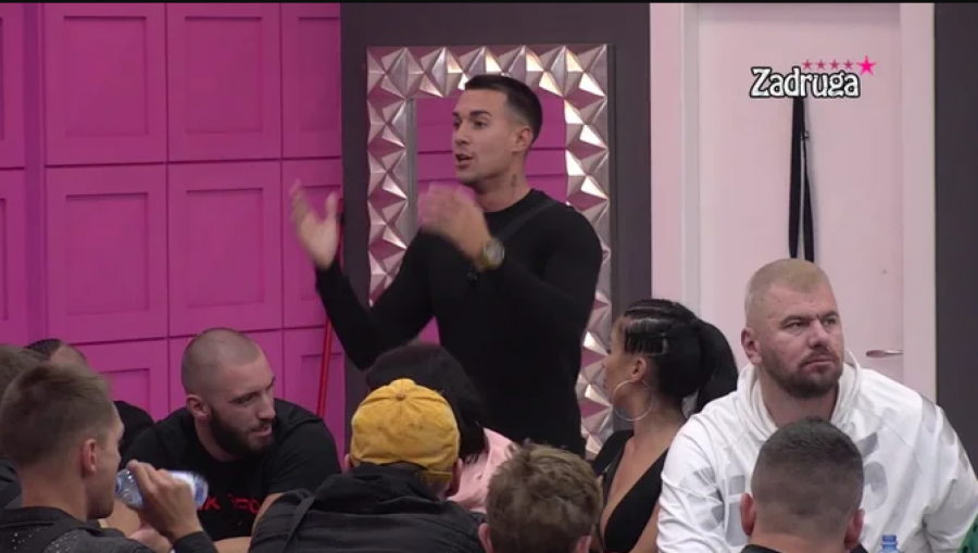 LAŽE DA JU JE ZABORAVIO Mateja Matijević slao Tari Simov srca, ovo je dokaz!