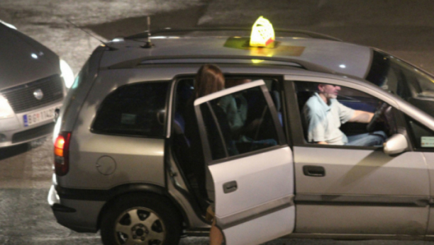 NEMA MILOSTI PREMA "DIVLJACIMA" Oduzeta vozila prilikom kontrole taksista na aerodromu