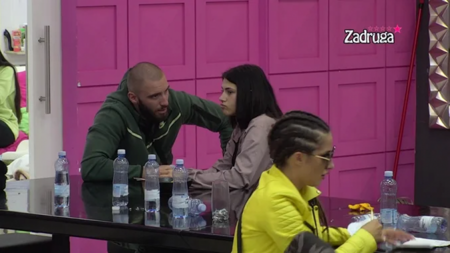 ONA JE ROMKINJA, TO JE KOD NJIH NORMALNO! Skandalozna izjava Marije Kulić na račun maloletne Milice Veselinović, a tu se nije zaustavila!