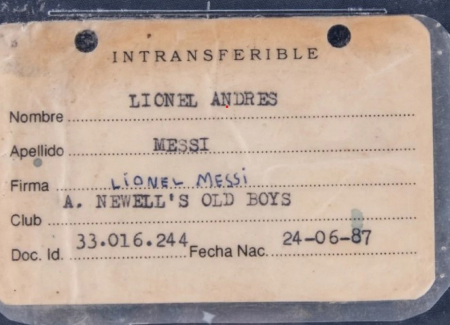 CENA VRTOGLAVO SKAČE Prodaje se Mesijev prvi potpis (FOTO)