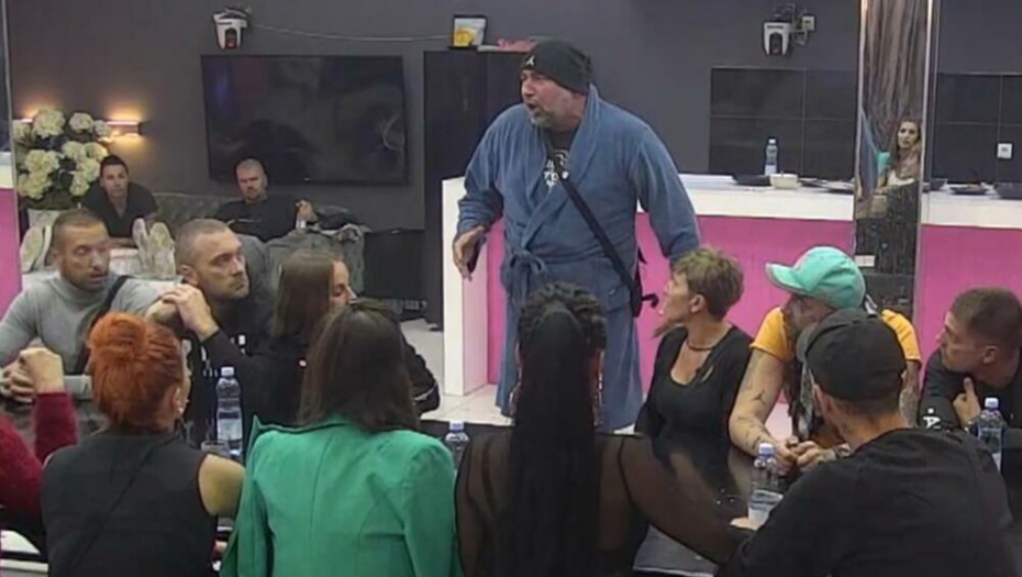 NAPUSTIO BELU KUĆU Miki Đuričić hitno prekinuo emisiju zbog zdravstvenog stanja, zadrugar moli za pomoć!