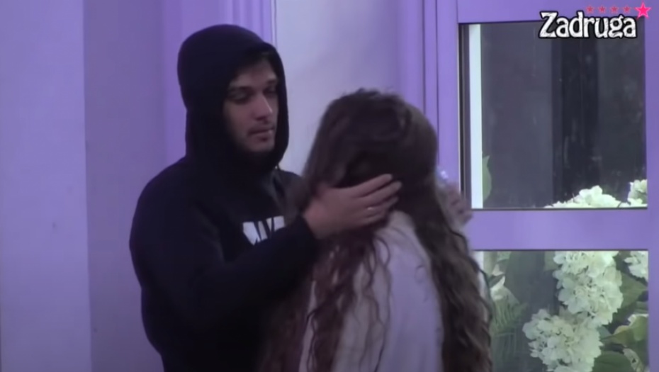 MISLILA JE DA IH NIKO NE ČUJE Dalila beži iz rijalitija, zapretila Dejanu nikad gore i sve svalila na njega, kamere zabeležile ceo razgovor!