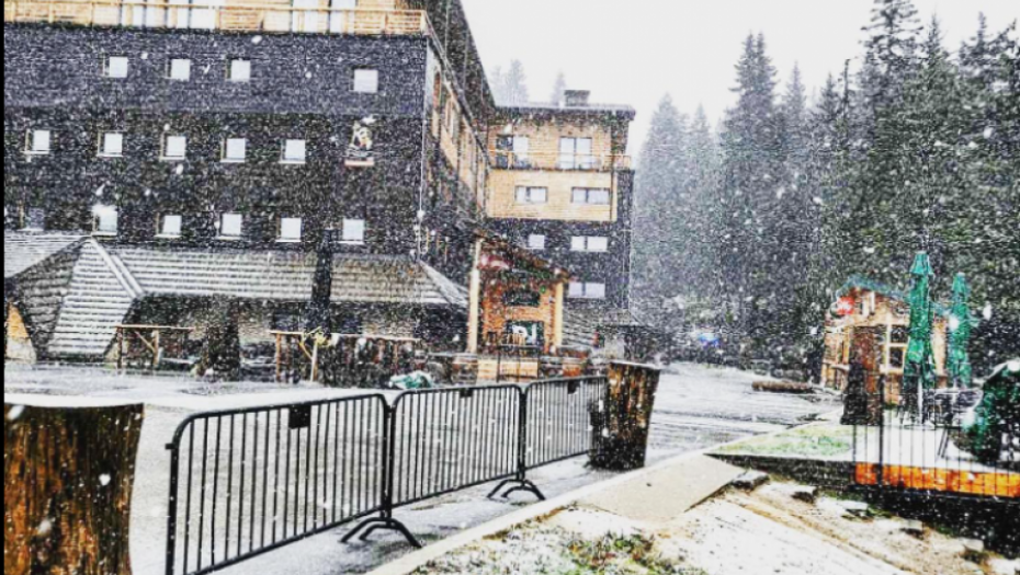 THE FIRST SNOW FELL ON THE SERBIAN MOUNTAINS It was noticed on Kopaonik!  (PHOTO) thumbnail