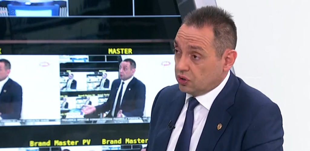 VULIN: Koluviji je nuđeno da izmisli kontakte sa Vučićima!