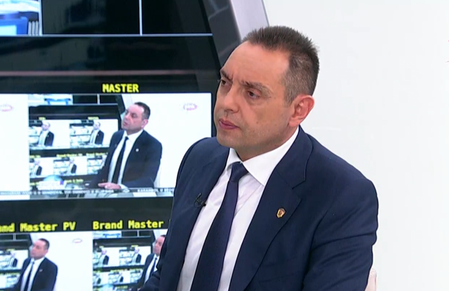 VULIN: Koluviji je nuđeno da izmisli kontakte sa Vučićima!