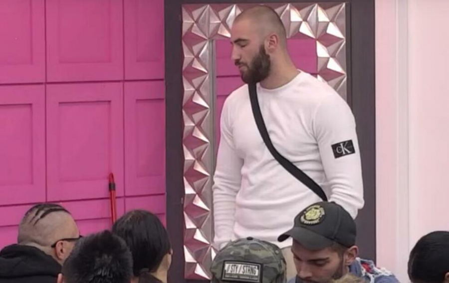 MENSUR RAZBESNEO CARA Ajdarpašić svojim izlaganje isprovocirao zadrugara, pa prozvao bivšeg učesnika koji mu je bio ljuti rival