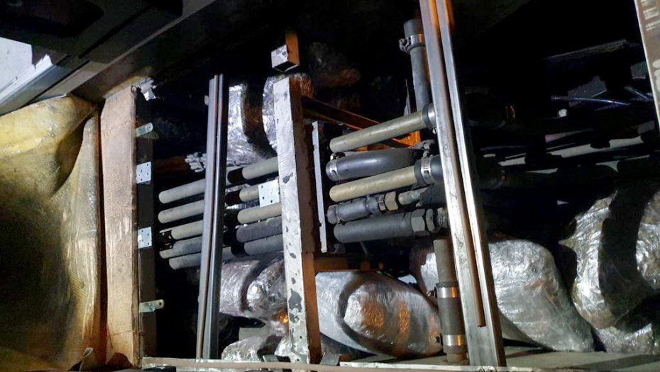 HAPŠENJE NA GRADINI U autobusu nađeno 53kg marihuane, a evo gde su je krili