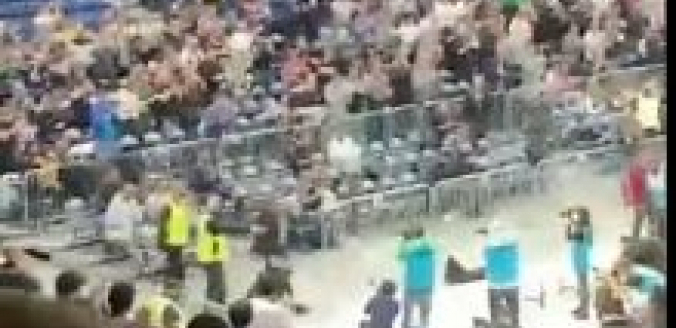 DVORANA PROKLJUČALA KADA SE POJAVIO OBRADOVIĆ!  Fenomenalna reakcija "grobara", ogromne ovacije za omiljenog trenera! (VIDEO)