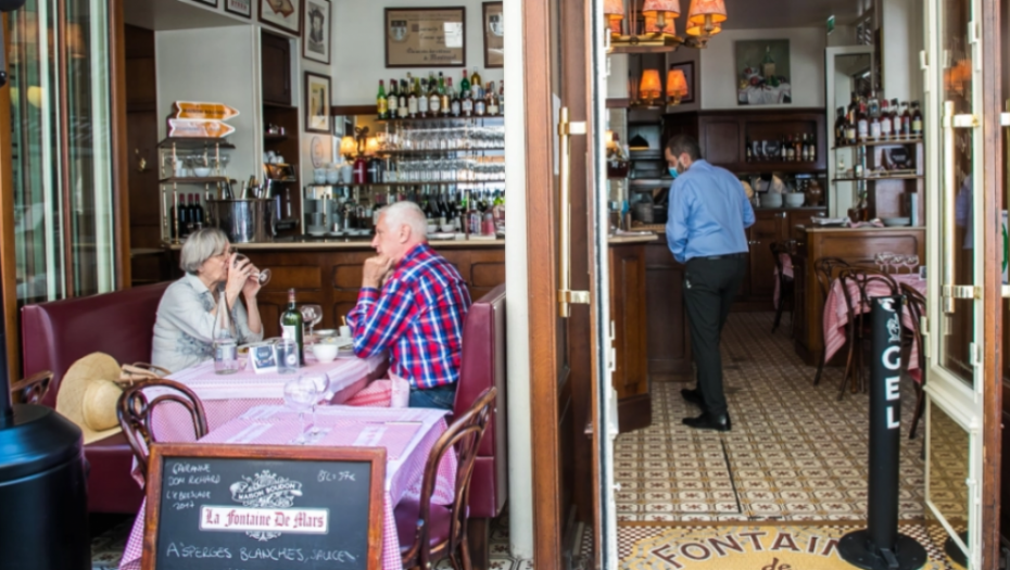 POTEZ RESTORANA ODUŠEVIO SVET: Nisu samk smanjili cene zbog krize, već i otišli korak dalje