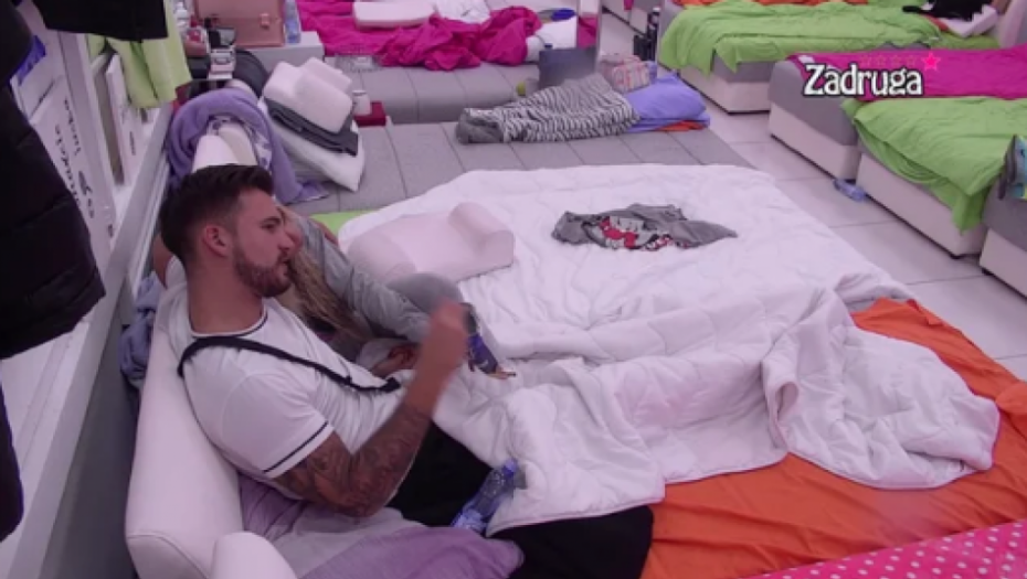 MARKO UBEĐUJE MARIJU DA TREBA DA IMAJU ODNOSE Ona mu objasnila šta je sprečava da se prepusti strastima