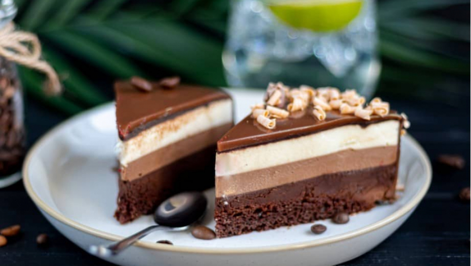 NIKO NEĆE VEROVATI DA NIJE IZ POSLASTIČARNICE Trikolori torta, savršeno kremasta,  čokoladna, čarobno ukusna