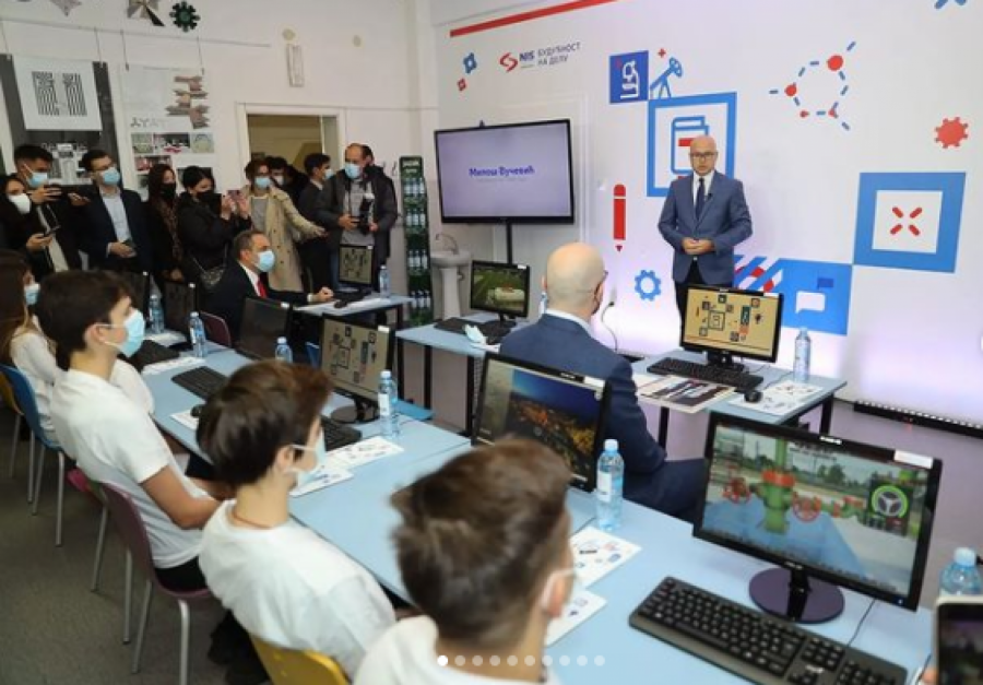 MILOŠ VUČEVIĆ Ova škola već sedam decenija proizvodi najbolje kadrove u svetu umetnosti, i ova donacija je najmanje što zaslužuje (FOTO)