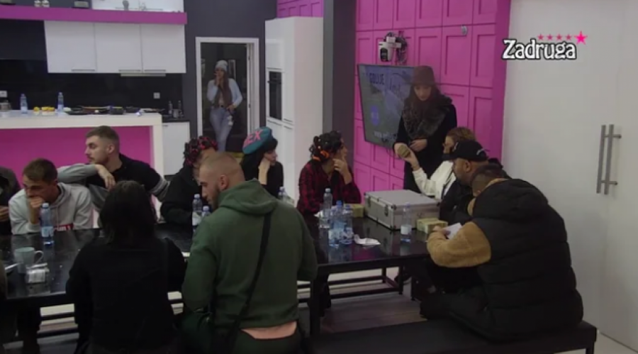 MARTINA IZREŠETALA ZADRUGARE Okomila se na Cara i Marka Osmakčića, nastao haos za crnim stolom!