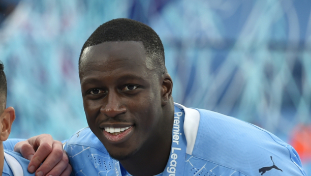 ISPLIVALI JEZIVI DETALJE Poznati fudbaler imao sobu za silovanje