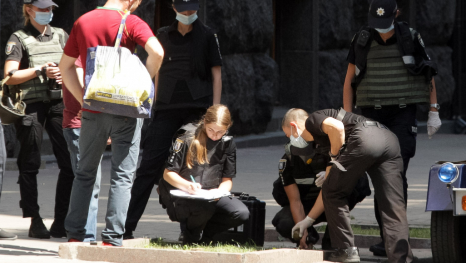 UŽAS U UKRAJINI Policija sumnja da je devojčica ubila majku i bacila njeno telo u bunar