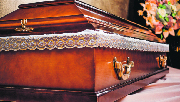BABOLOGIJA NAJJAČA IDEOLOGIJA Narodni običaji koje mnogi primenjuju na sahranama su pogrešni, upozoravaju sveštenici