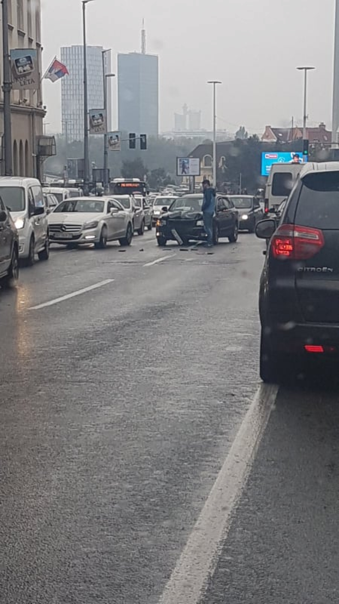 UDES U BRANKOVOJ ULICI Saobraćaj usporen u ovom delu grada!(FOTO)