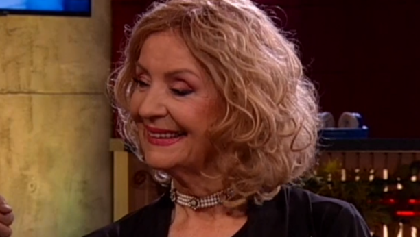 BUTKICE SEVAJU NA SVE STRANE Lepa Lukić oplela po mlađim kolegama, pa priznala da li je zažalila što nema dece