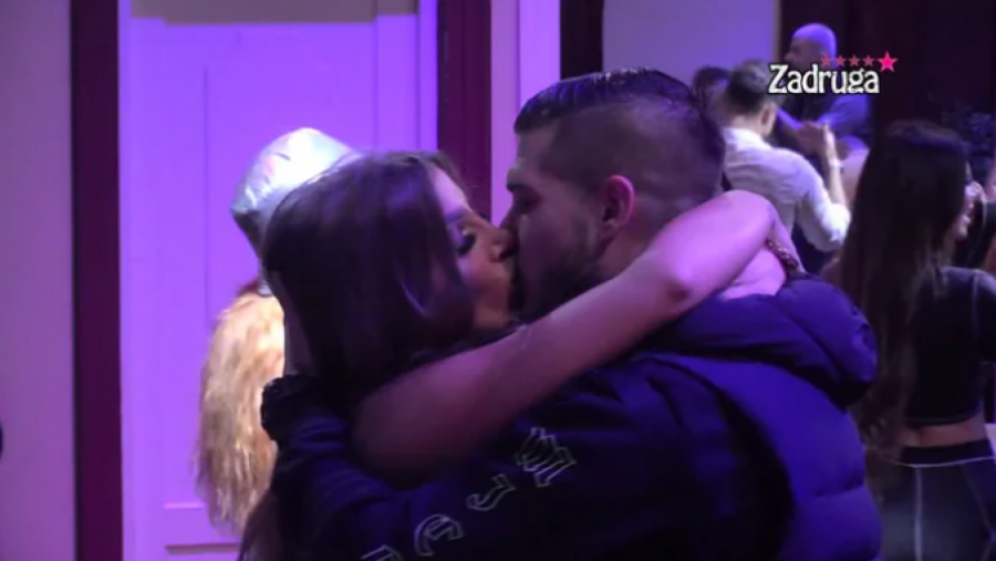 IPAK JE SVE BILA IGRA?! Dalila i Dejan se pomirili nakon što ga je celo veče terala od sebe, Dragojevići se ponašaju kao da ništa nije bilo!