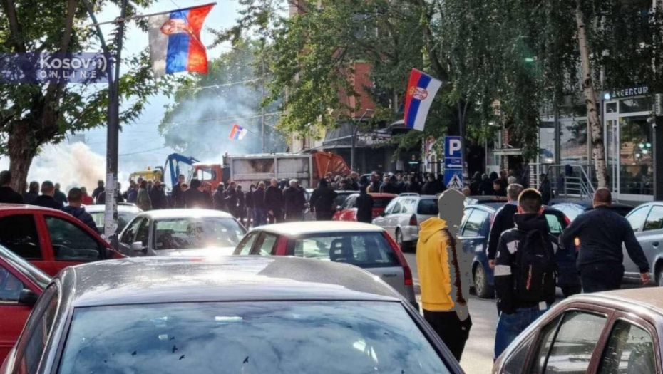 SUZAVAC I ŠOK BOMBE U KOSOVSKOJ MITROVICI Odjekuju sirene, policija lažne države upala u grad